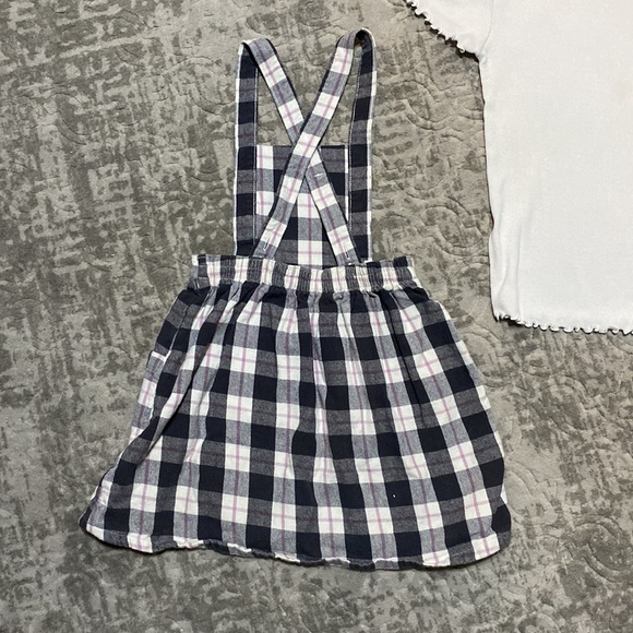 🔥4/20! Bundle of 5 girls shirts and dress. Size 4T - Picture 8 of 14